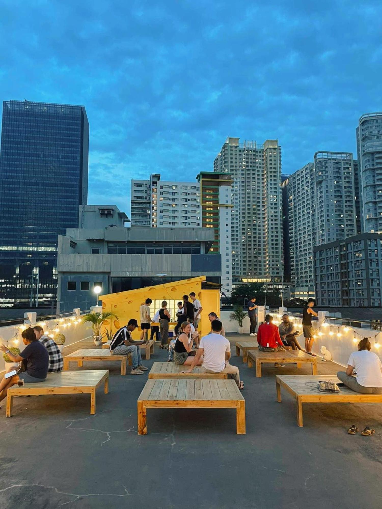 Cheese Hostel Manila San Pedro Makati Eksteriør billede