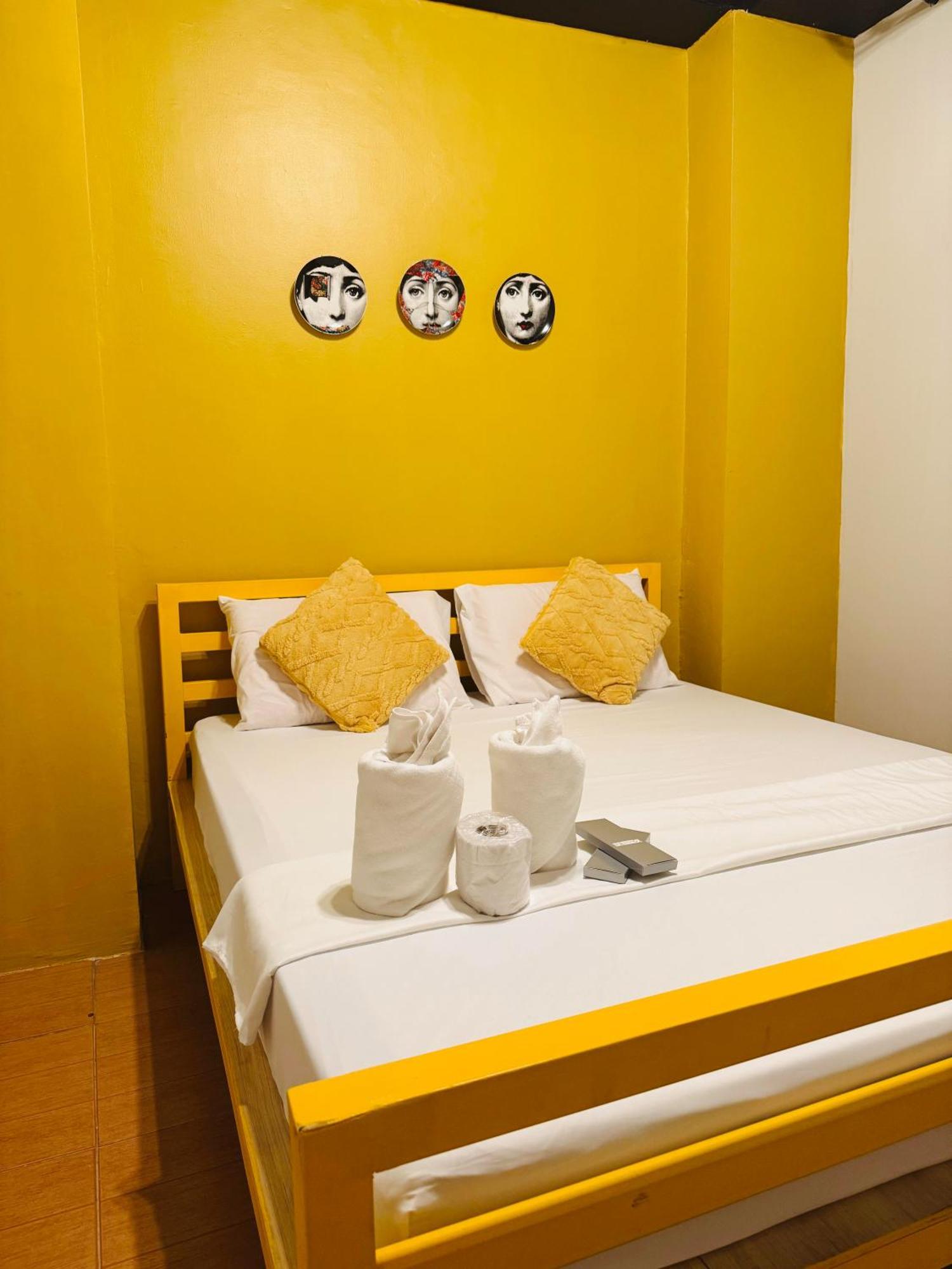Cheese Hostel Manila San Pedro Makati Eksteriør billede