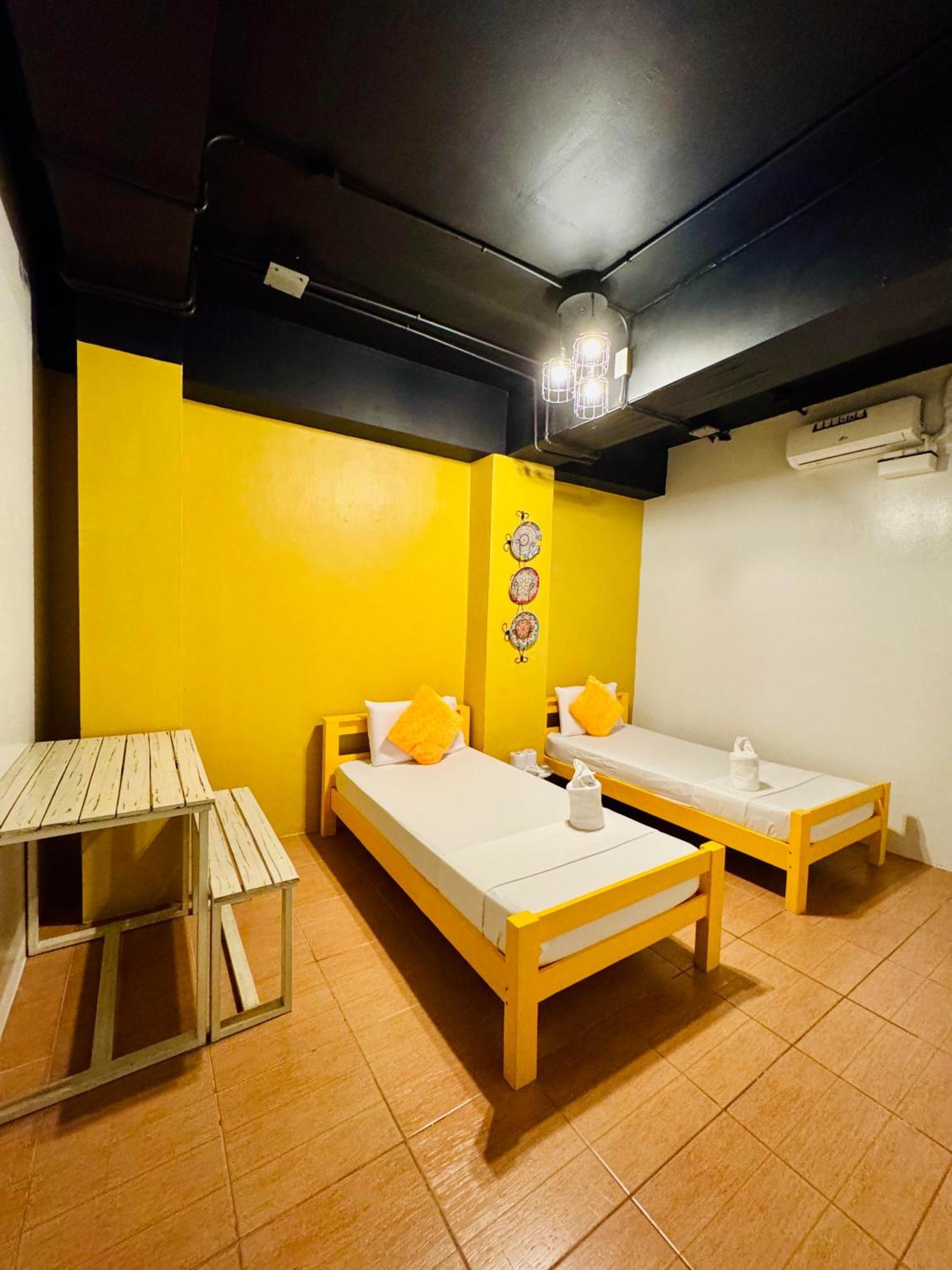 Cheese Hostel Manila San Pedro Makati Eksteriør billede